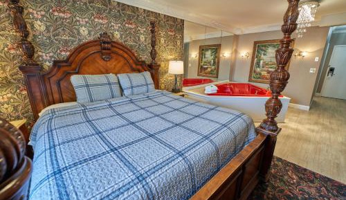 Crown Victorian Suite