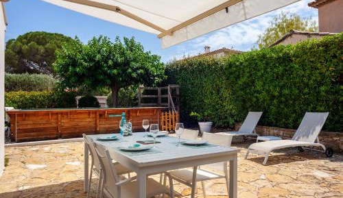 Villa with Garden View