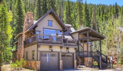 Four-Bedroom Holiday Home