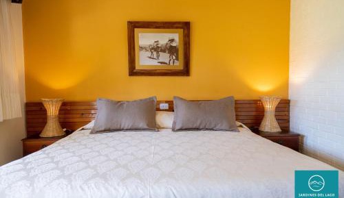 Single Room with Lake View or Garden View