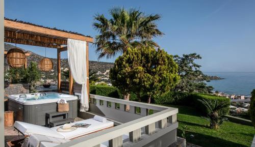 Suite with Sea View and Hot Tub