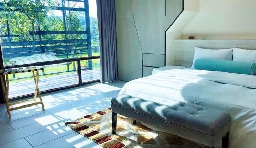 Queen Room with Garden View