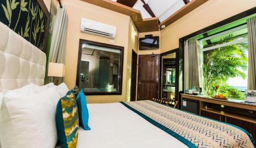 Deluxe Double Room with Balcony and Sea View