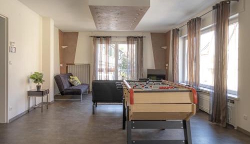 Deluxe Family Room