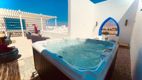 Suite with Hot Tub