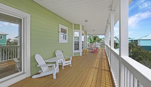 Three-Bedroom Holiday Home 