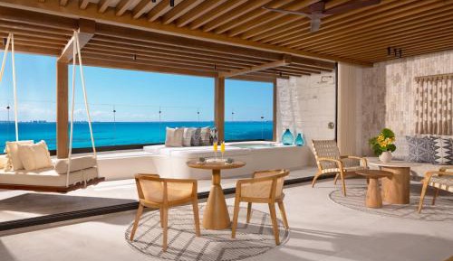 Oceanfront Honeymoon Suite