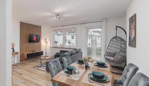 One-Bedroom Apartment with Balcony