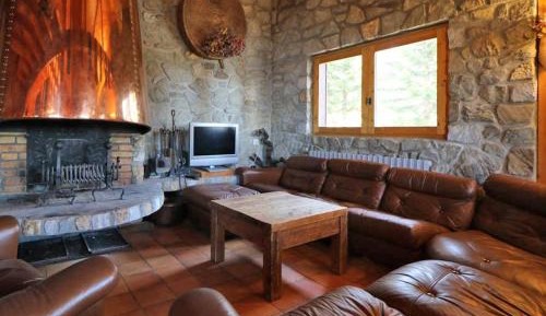 Chalet (18 Adults)