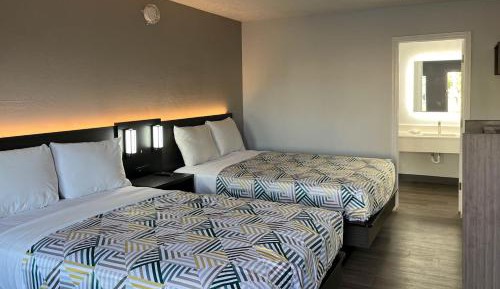 Deluxe Quadruple Room - Non-Smoking