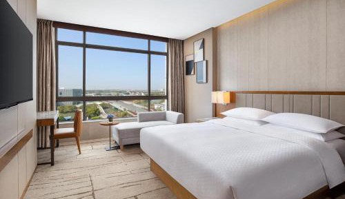 Premier Room with Guest Room with 1 King, City view