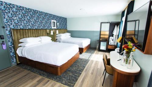 Reading Nook Suite with Two Queen Beds