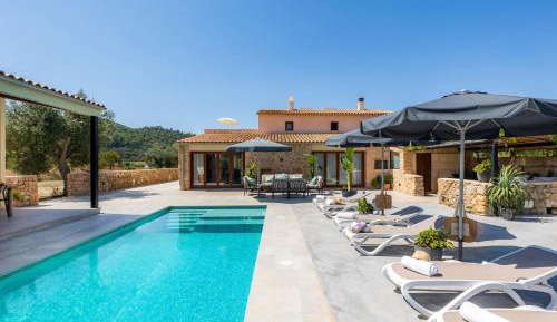 Villa with Garden View