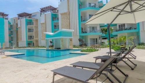 Apartment with Pool View 