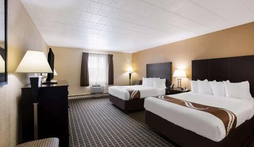 Queen Room with Two Queen Beds - Non-Smoking/Non-Pet Friendly