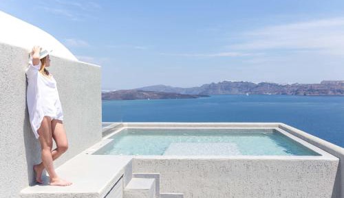 Honeymoon Suite with Caldera View