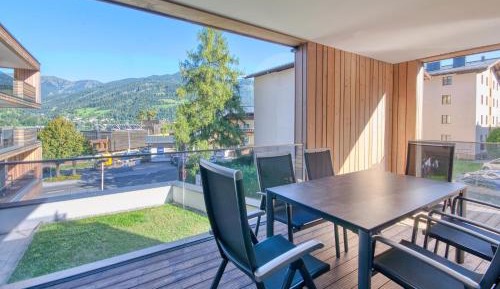 Apartment with Lake View