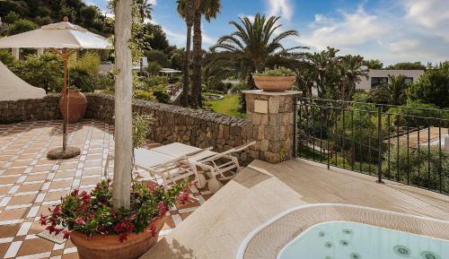 Master with Terrace and Jacuzzi