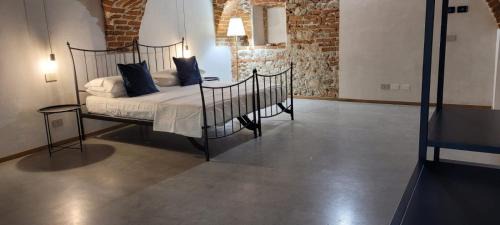 Deluxe Room (2 Adults + 1 Child)