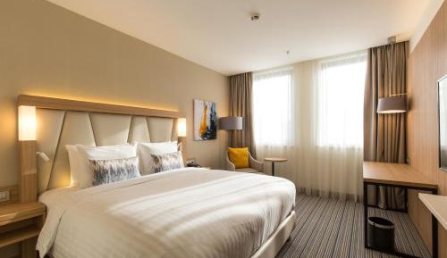 Standard, Guest room, 1 King, City view