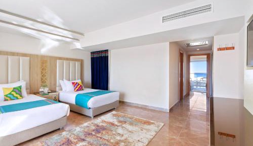 Family Room with Sea View