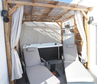 Queen Room with Spa Bath