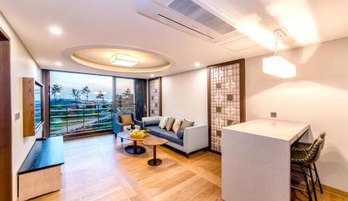 Family Suite Twin with Village View