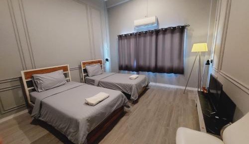 Standard Twin Room with Garden View and Shared Bathroom