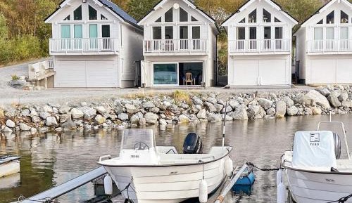 Four-Bedroom Holiday Home