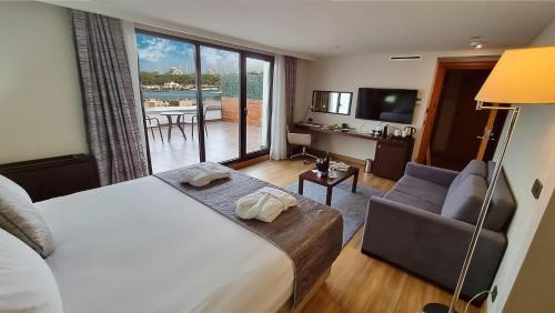 Deluxe Room with Terrace