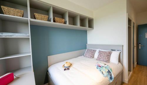 Dunlin Village Double En Suite Room in Shared Apartment