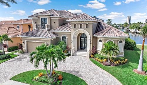 Four-Bedroom Holiday Home