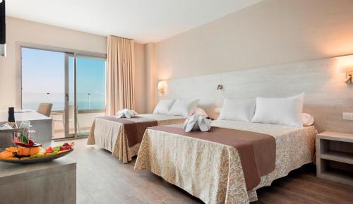 Double Room with Sea View (2 Adults)