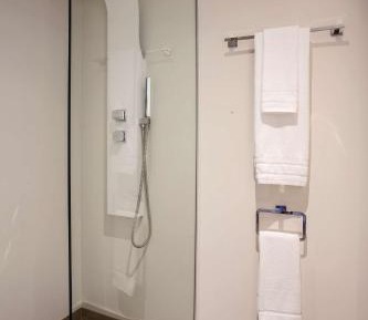 Queen Room - Non-Smoking