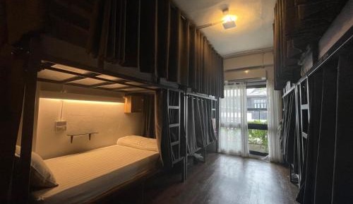 Bed in Mixed Dormitory Room