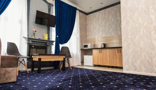 King Studio with Sofa Bed