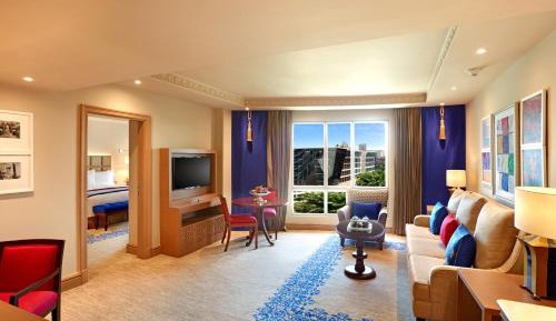 Executive Suite- Airport Pickup, Lounge access, Butler service