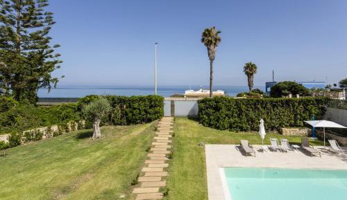 Villa - Beach Front