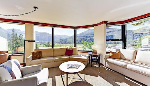 One Bedroom Apartment