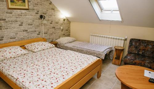 Standard Twin Room with Shared Bathroom