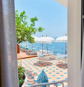 Deluxe Suite with Sea View