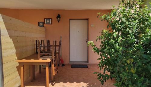 Apartment with Garden View