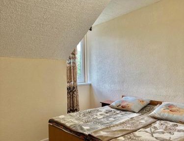 Standard Twin Room with Shared Bathroom