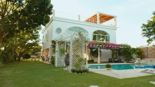 Villa - Beach Front