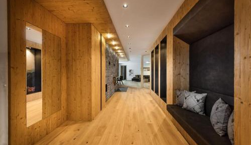 Three-Bedroom Apartment (6-10 Adults) with Fireplace