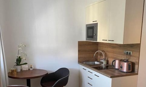 Apartment with Garden View