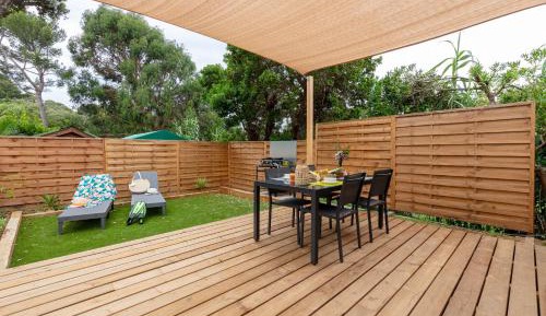 Deluxe Bungalow with Garden View