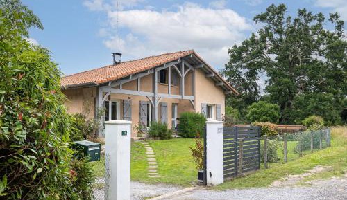 Superior One-Bedroom Apartment