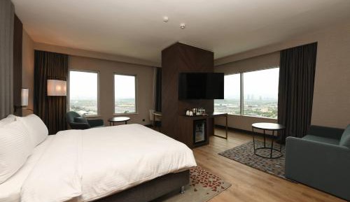 Junior King Suite - Non-Smoking