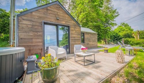 One-Bedroom Holiday Home